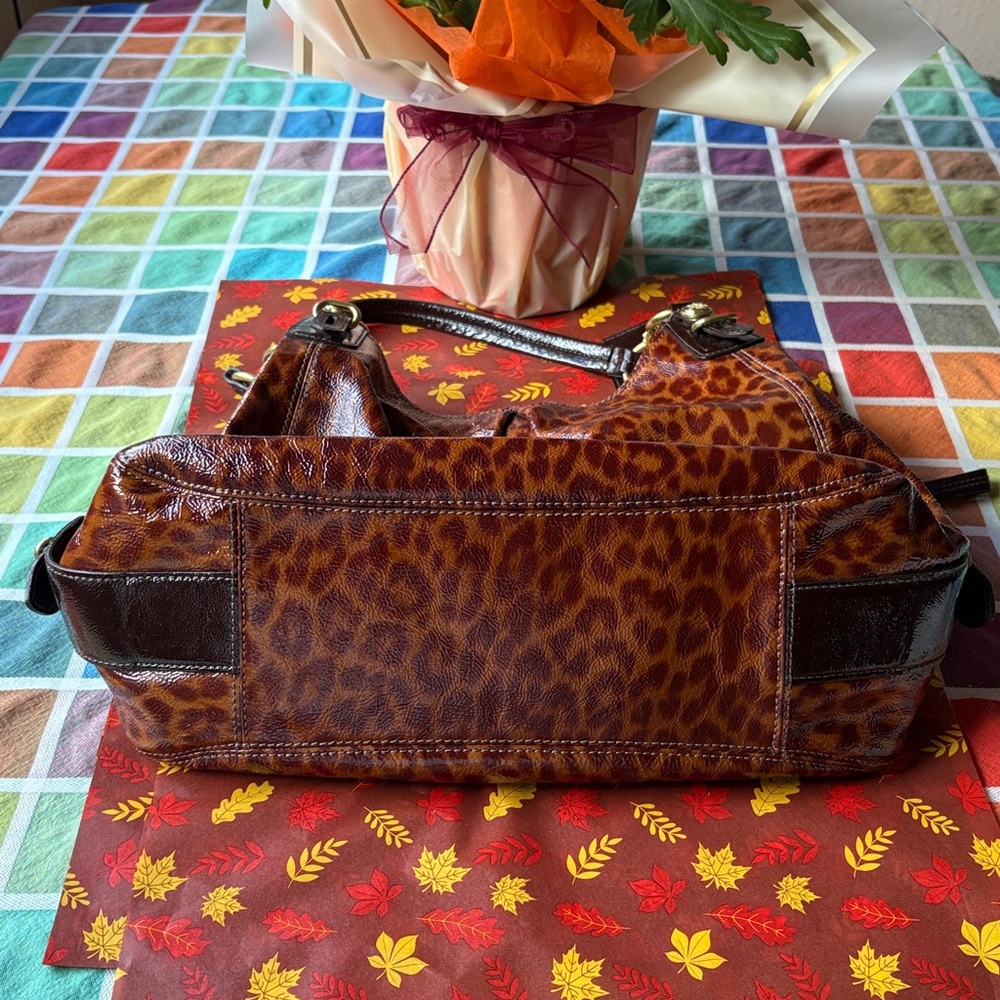 🐆 COACH VINTAGE  PATIENT LEATHER BAG WITH NWT BAG  CHARM 🐆 - Picture 13 of 14